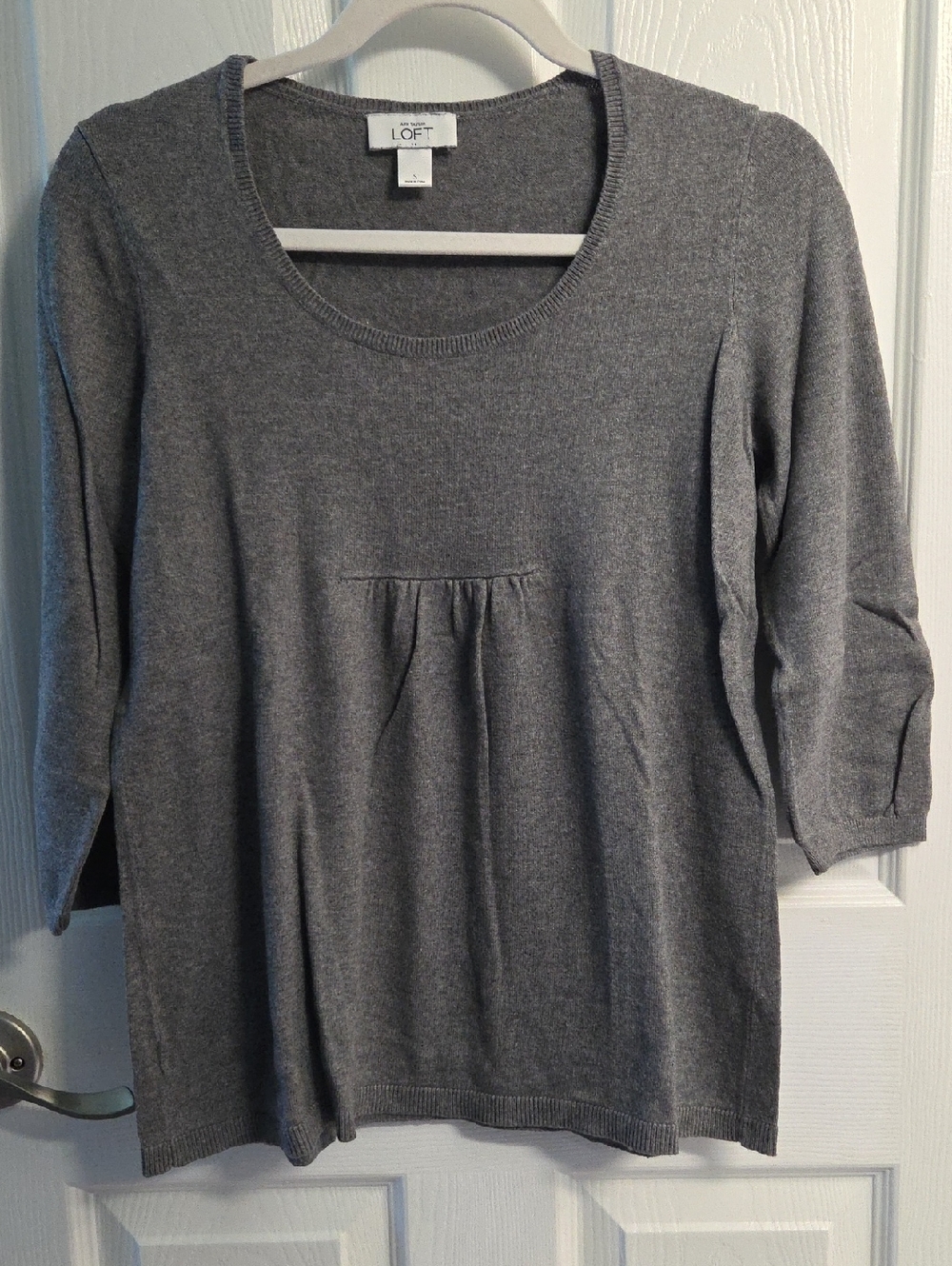 LOFT Heather Gray Scoop Neck 3/4 Sleeve Knit Top
